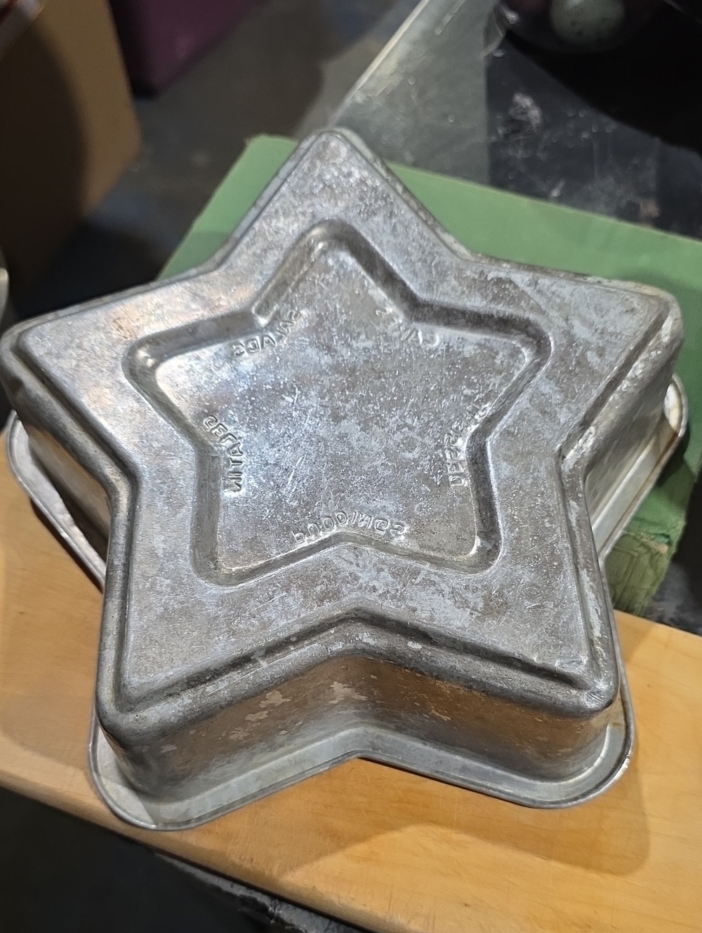 Vintage Star-Shaped Aluminum Mold - Silver